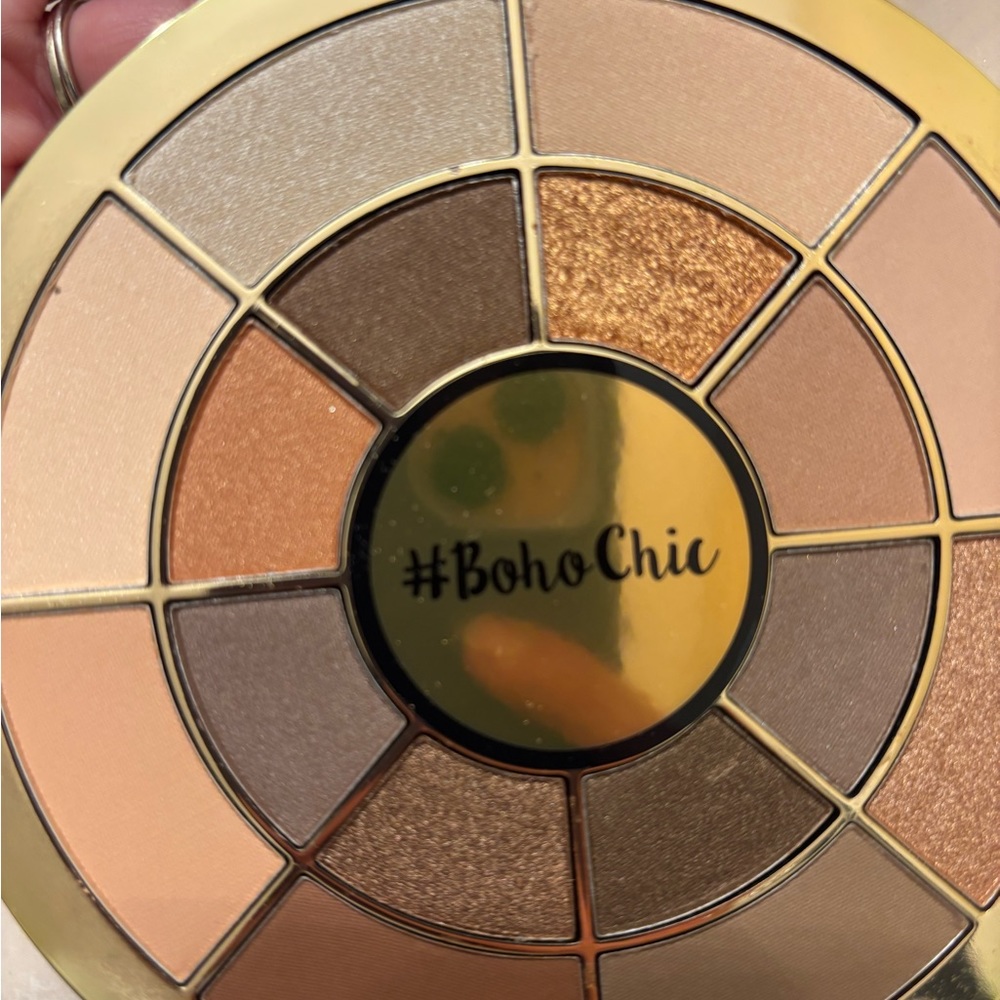 Boho Chic Eyeshadow Palette - Gold and Brown Shades